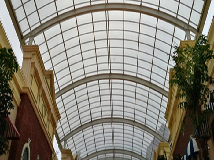 朝阳屋面网架顶棚吊装方案